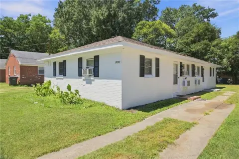 Side-by-Side Duplex with Parking