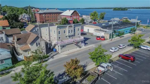 O’Brien’s Three-Story Bar Property