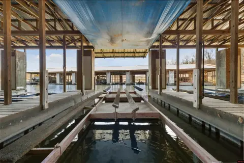 Norfork Boat Slip with Lift