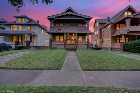 Six-Bedroom Duplex with Garage