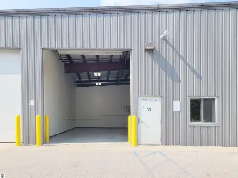 Industrial Flex Space with Overhead Door