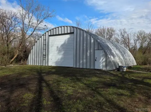 Workshop Building on 2 Acres