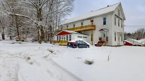 Spacious Home with Commercial Space