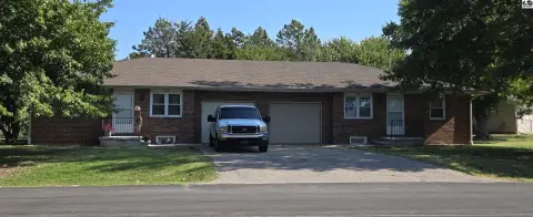 Buhler Duplex in Quiet Neighborhood
