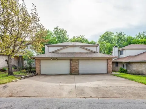 Clean Duplex in White Settlement