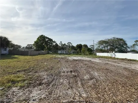 Lehigh Acres Oversized Vacant Lot
