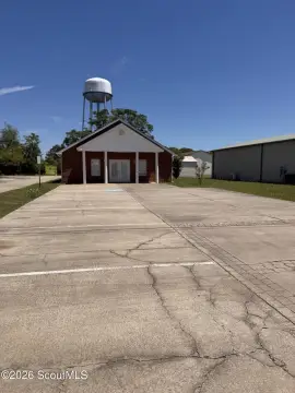 Office Building in Byron, GA