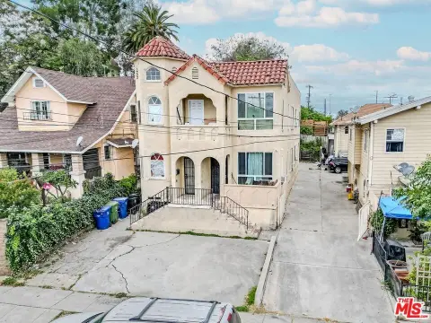 Duplex in Boyle Heights, Los Angeles