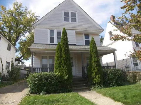 Duplex with Block Garage