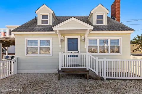 Duplex with Bay-View Deck