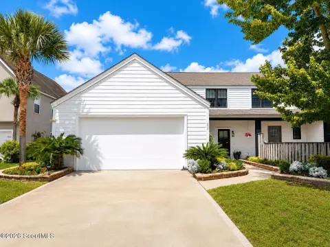 Exceptional Townhome-Style Residence in Brunswick