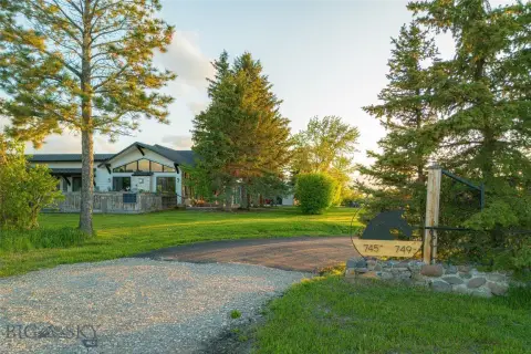Bozeman Mountain-Modern Retreat on 20 Acres