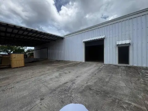Fully Renovated Warehouse with Loading Docks