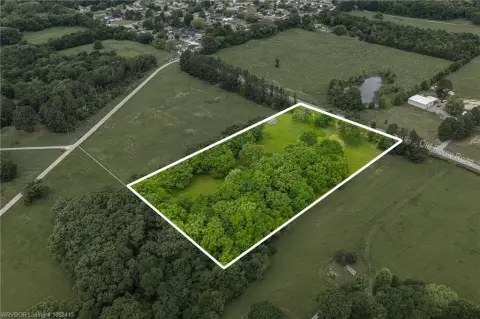 Residential Land in Van Buren