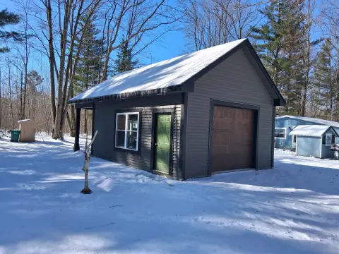 Residential Land with Garage and Patio