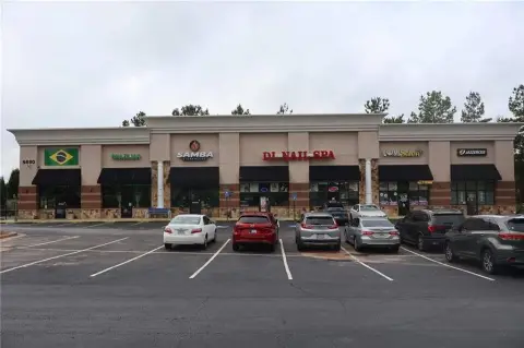 Retail Space in Commercial Center