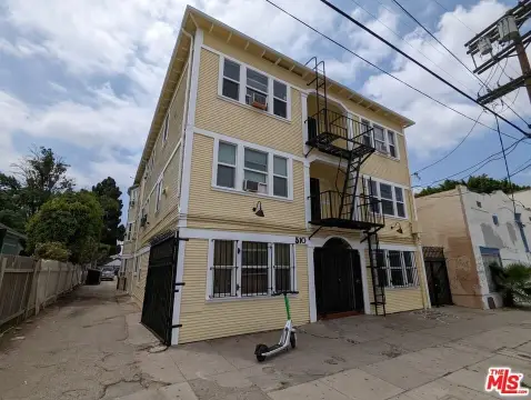 12-Unit Victorian Apartment Building