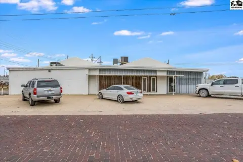 Warehouse with Fenced Yard