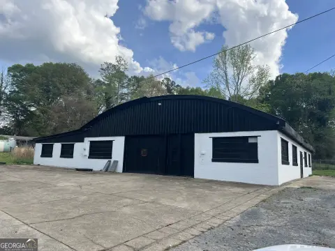 Versatile Commercial Property in Commerce