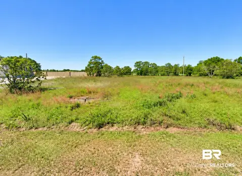 Commercial Land in Commercial Park