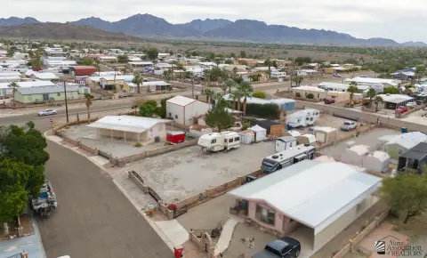 Yuma Land with Mountain Views