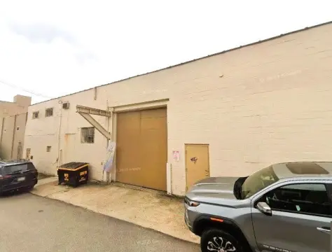 Flex Space with Warehouse Door