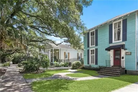 Updated Duplex with Dual Parking