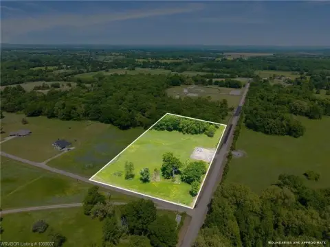 Lavaca, AR Corner Lot