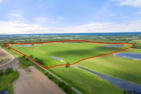 Fenced Agricultural Hunting Tract