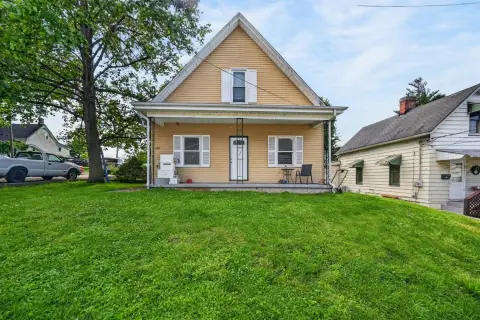 Duplex with Vacant Upper Unit