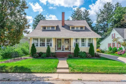 Renovated Duplex with Lake Access