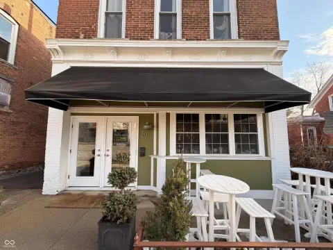 Mixed-Use Restaurant with Apartment