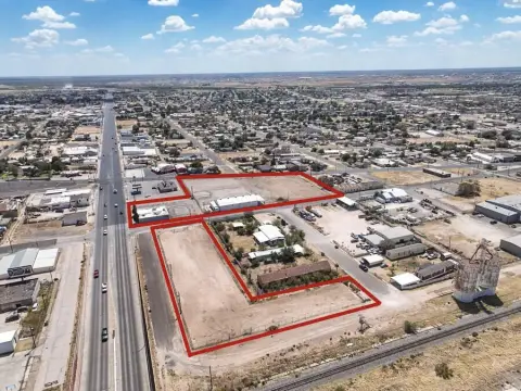 Mixed-Use Office and Warehouse Property