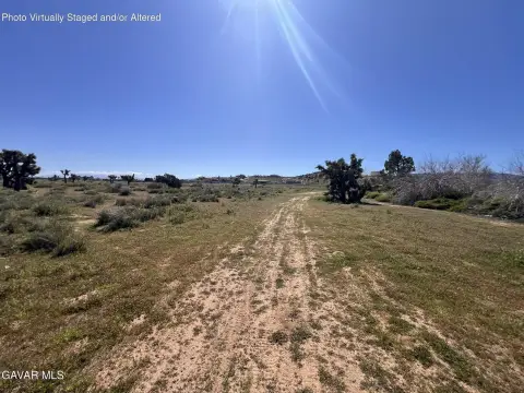 Expansive Land Parcel in Lancaster