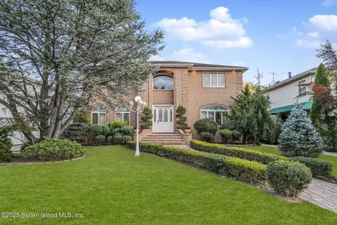 Staten Island Two-Family Colonial
