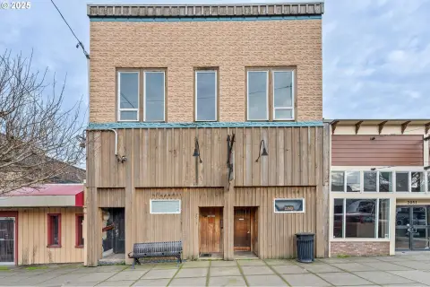 Two-Building Restaurant Property
