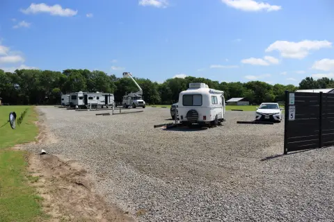 RV Park with Full-Hookup Pull-Through Sites