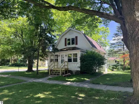 Two Detached Homes on One Parcel