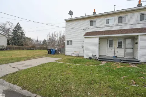 Updated Duplex with Private Entrances