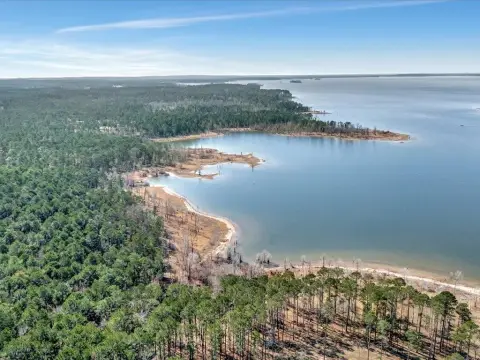 600-AC Lakefront Development Opportunity