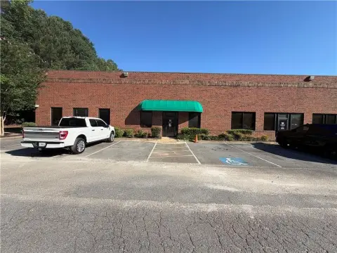 Flex Warehouse with Office Suites