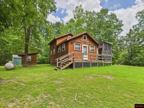Off-Grid Cabins Near Buffalo River