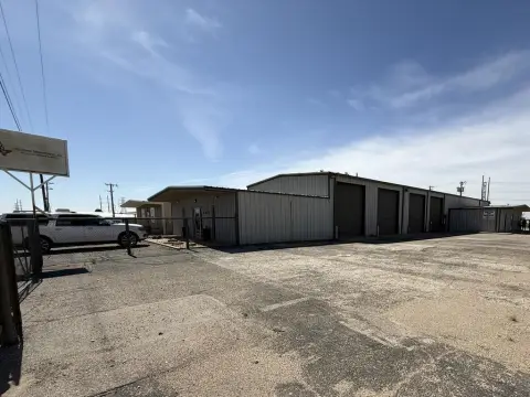Fenced Flex Space with Warehouse