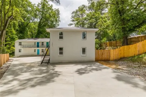 Ten-Unit Apartment Building