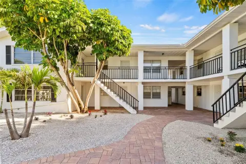 Courtyard Apartment Building