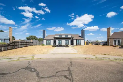 Renovated Duplex with Two Units