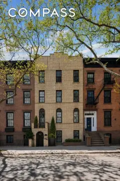 Walk-Up 2-4 Unit Townhouse