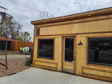 Alvarado Office Space For Rent