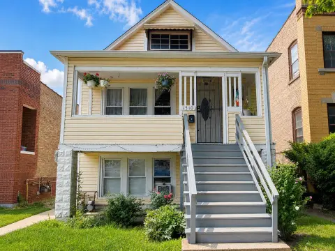 Two-Flat Frame Duplex