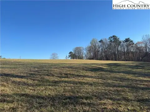 Unrestricted Land Near Walnut Cove